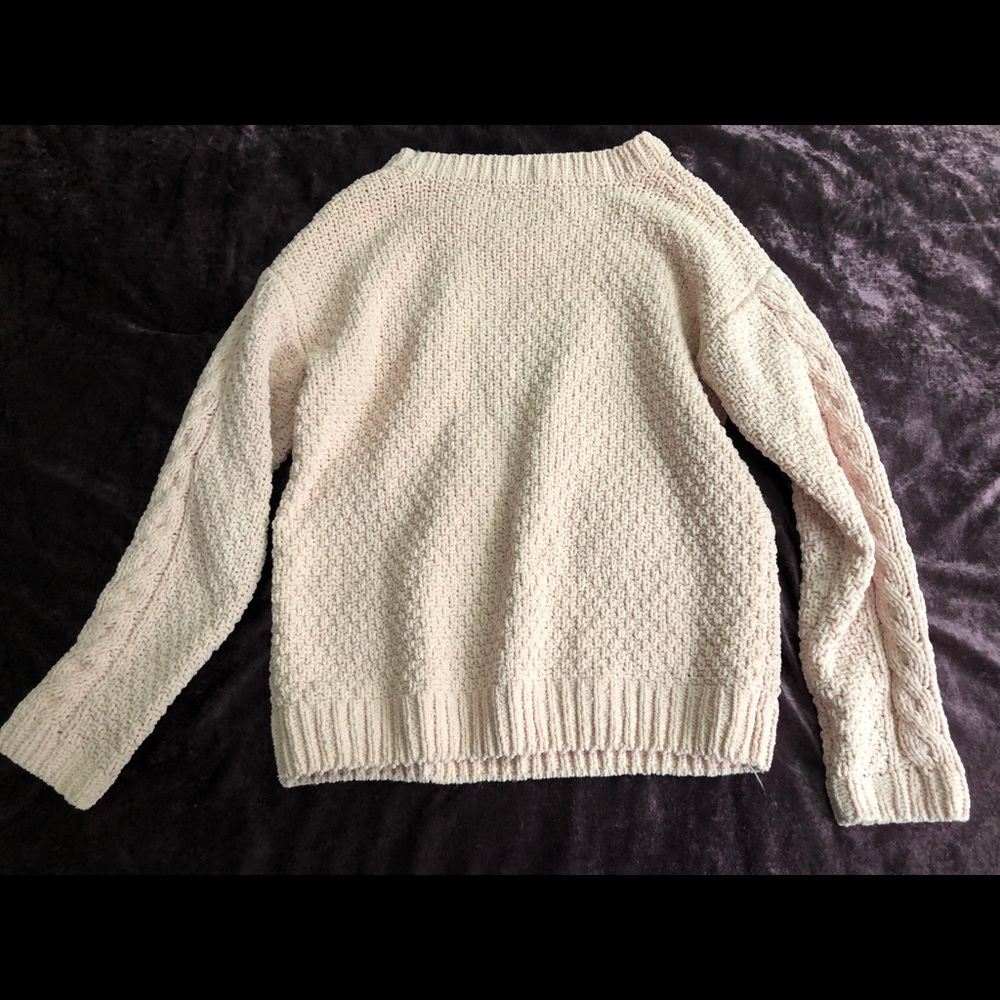 Sweaters - Picture 4 of 4